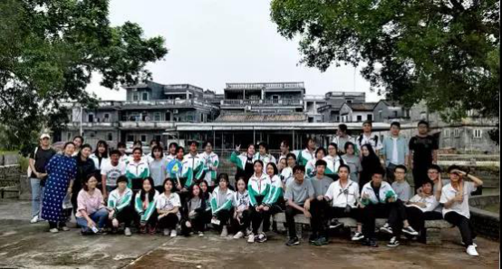 外师造化，与美同行——高三开平色彩风景写生989.png