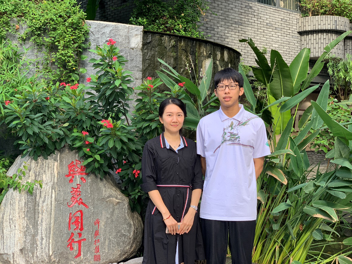 向栩飞.png