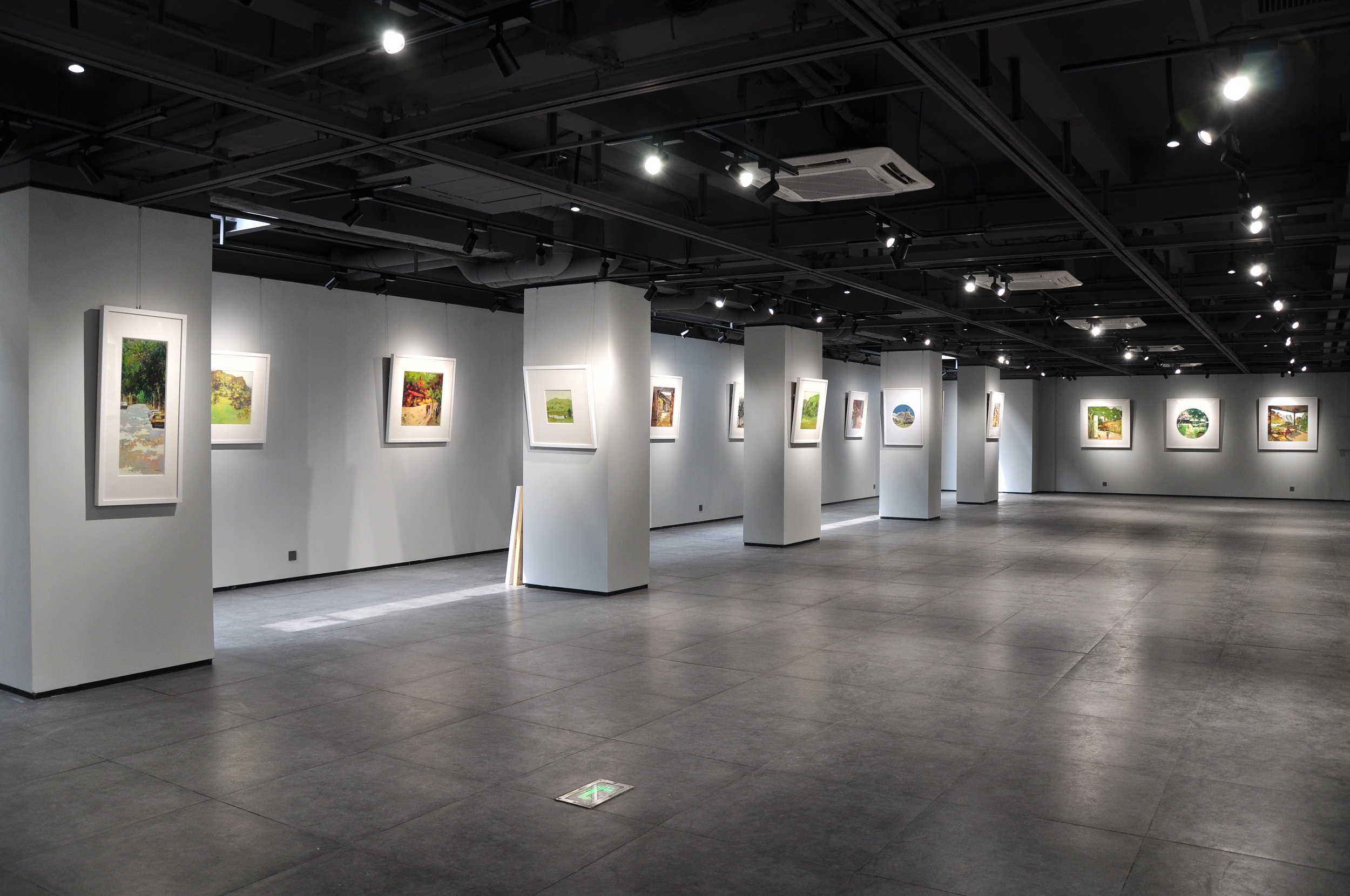 美术展厅.JPG